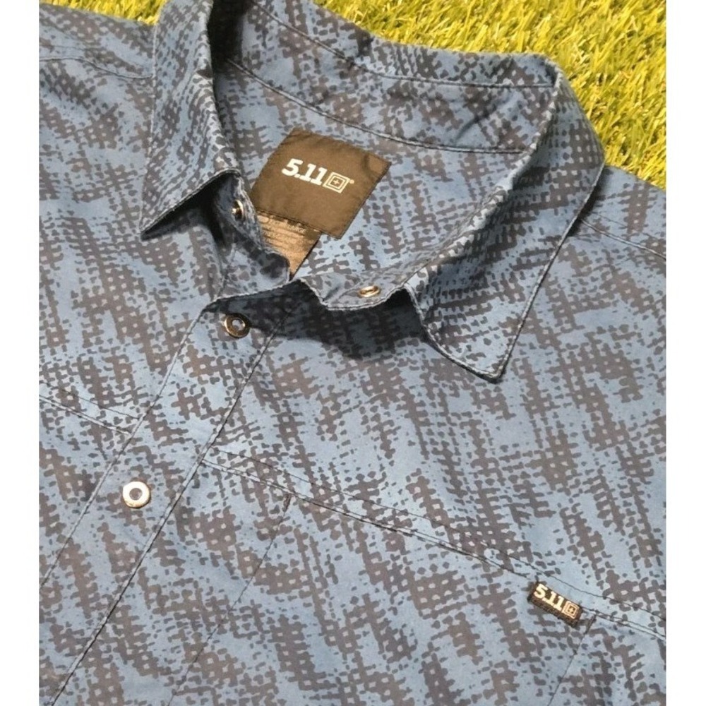 5.11 Tactical Mens XL Blue Digital Camo Geometric Snap Front Short Sleeve Shirt